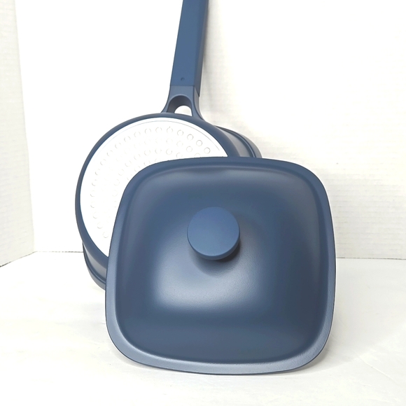 *H301 Servappetit 2 Qt Cast Aluminum Saucepan with Lid - Picture 2 of 6